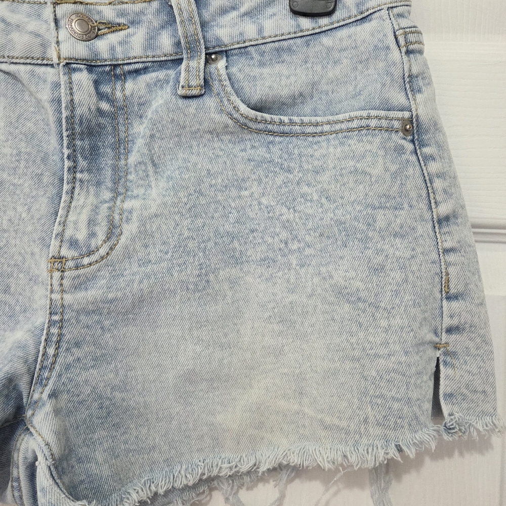 No Boundaries High Rise Raw Hem Distressed Denim Jean Shorts Size 6 Boho Summer - Picture 3 of 9